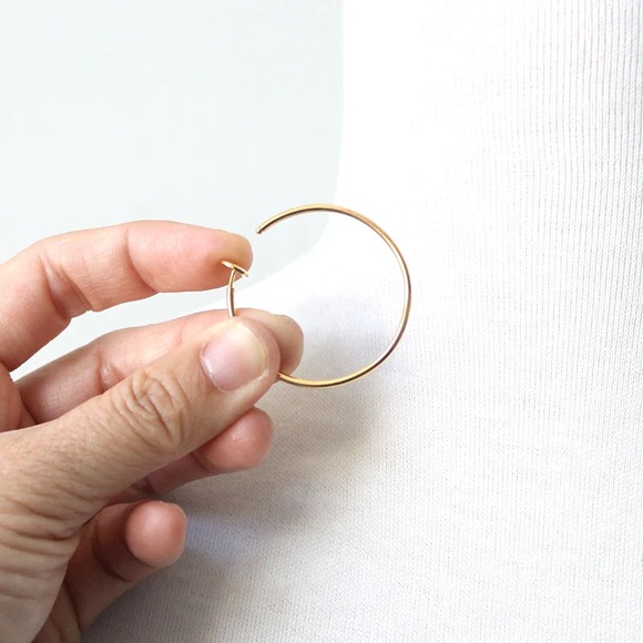 Peggy Li - Clip On Hoop Earrings Gold Plate - 13mm - Picture 8 of 8